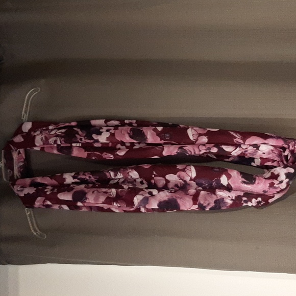 Lightweight Purple & Burgundy floral scarf - Picture 2 of 8